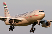 Etihad Airways Airbus A330-243 (A6-EYP) at  Manchester - International (Ringway), United Kingdom