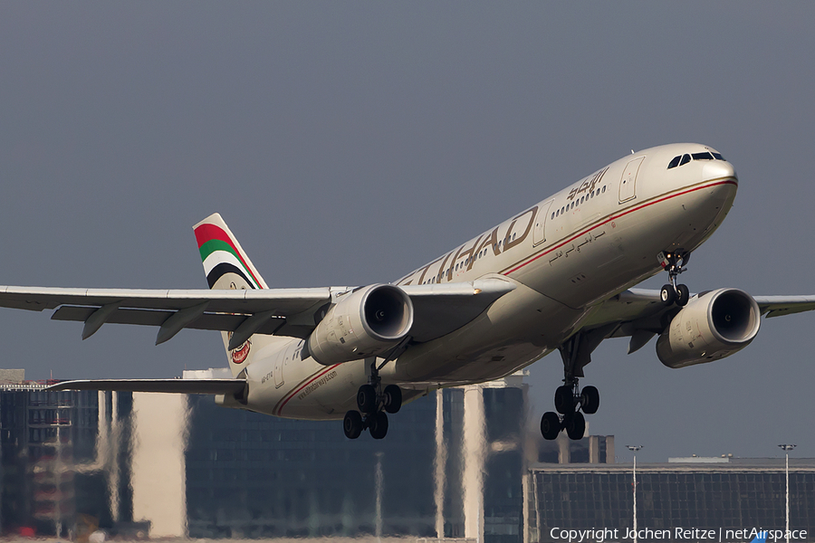 Etihad Airways Airbus A330-243 (A6-EYQ) | Photo 164576