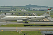 Etihad Airways Airbus A330-243 (A6-EYQ) at  Kuala Lumpur - International, Malaysia