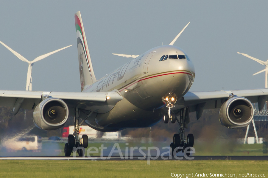 Etihad Airways Airbus A330-243 (A6-EYS) | Photo 73204