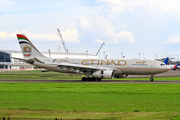Etihad Airways Airbus A330-243 (A6-EYS) at  Jakarta - Soekarno-Hatta International, Indonesia