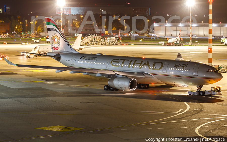 Etihad Airways Airbus A330-243 (A6-EYS) | Photo 195667