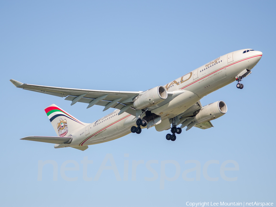 Etihad Airways Airbus A330-243 (A6-EYT) | Photo 74703