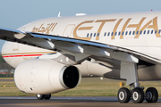 Etihad Airways Airbus A330-243 (A6-EYT) at  Manchester - International (Ringway), United Kingdom