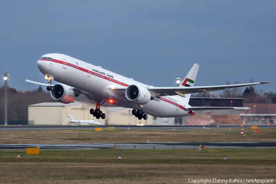 United Arab Emirates Government (Abu Dhabi) Boeing 777-35R(ER) (A6-SIL) | Photo 368311
