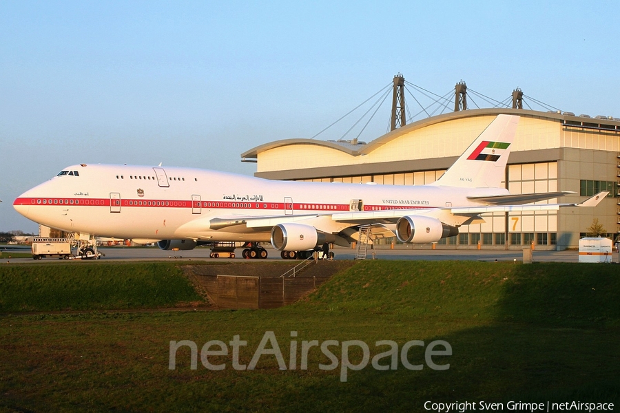 United Arab Emirates Government (Abu Dhabi) Boeing 747-4F6 (A6-YAS) | Photo 32814