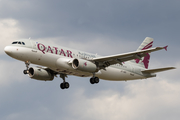 Qatar Airways Airbus A320-232 (A7-ADC) at  London - Heathrow, United Kingdom