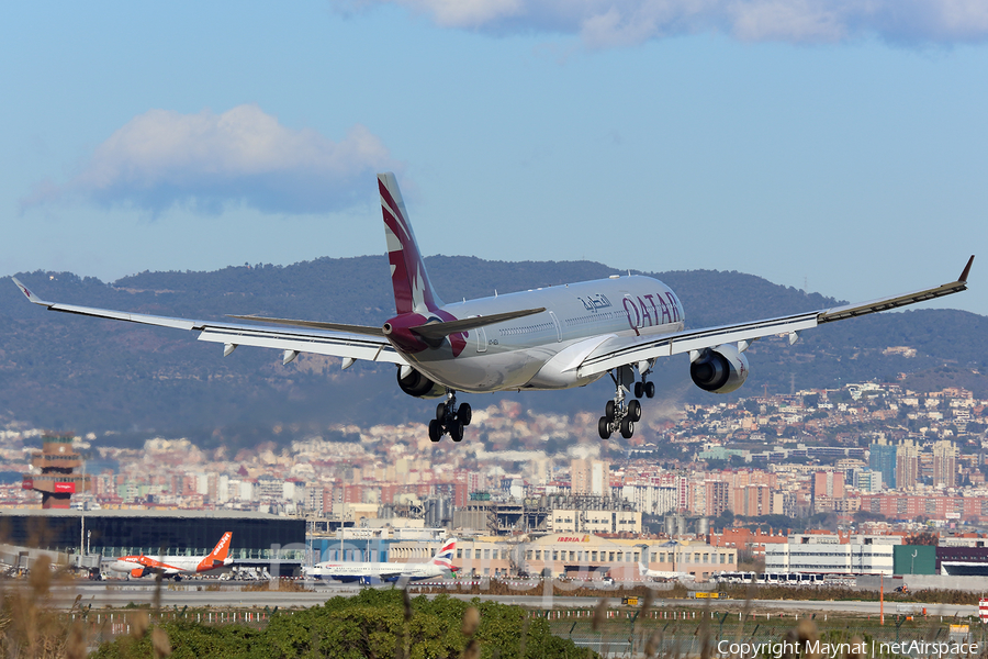 Qatar Airways Airbus A330-302 (A7-AEA) | Photo 318924