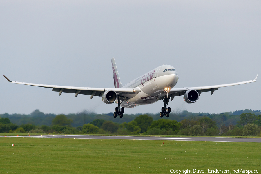 Qatar Airways Airbus A330-302 (A7-AEF) | Photo 46837