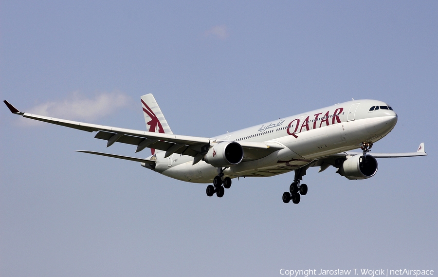 Qatar Airways Airbus A330-302 (A7-AEH) | Photo 242784