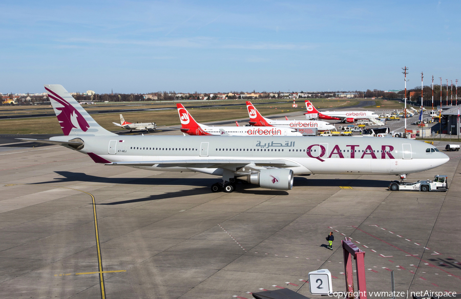 Qatar Airways Airbus A330-302 (A7-AEJ) | Photo 109451