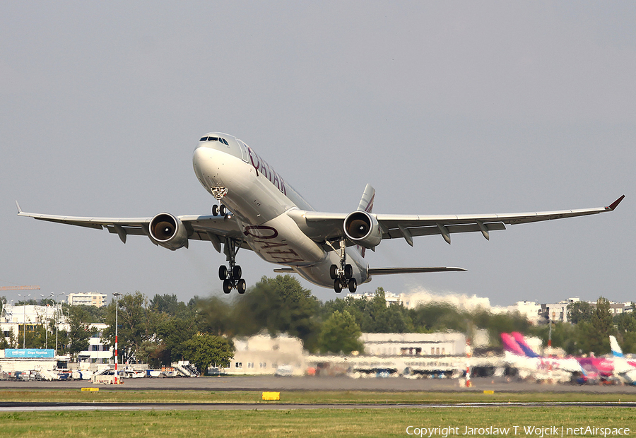 Qatar Airways Airbus A330-302 (A7-AEN) | Photo 254428