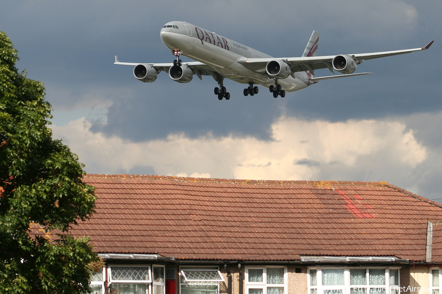 Qatar Airways Airbus A340-642 (A7-AGB) | Photo 80026