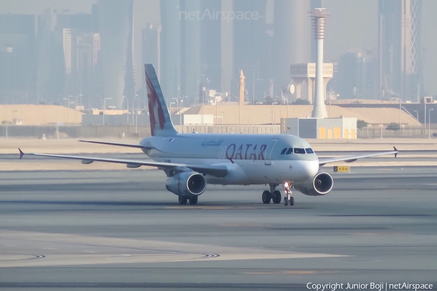 Qatar Airways Airbus A320-232 (A7-AHB) | Photo 92393