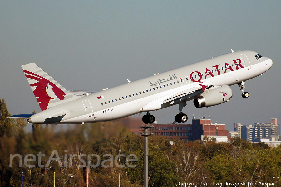Qatar Airways Airbus A320-232 (A7-AHJ) | Photo 448833