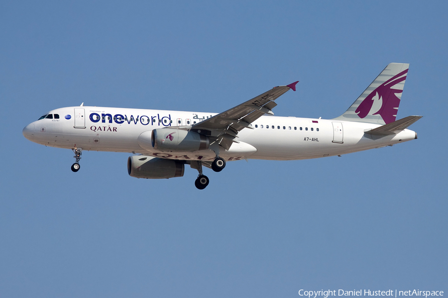 Qatar Airways Airbus A320-232 (A7-AHL) | Photo 618876