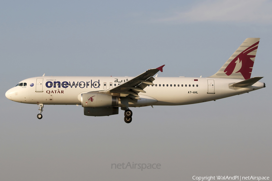 Qatar Airways Airbus A320-232 (A7-AHL) | Photo 584853