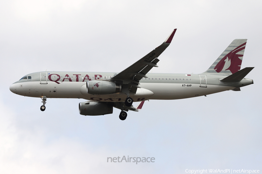 Qatar Airways Airbus A320-232 (A7-AHP) | Photo 501374