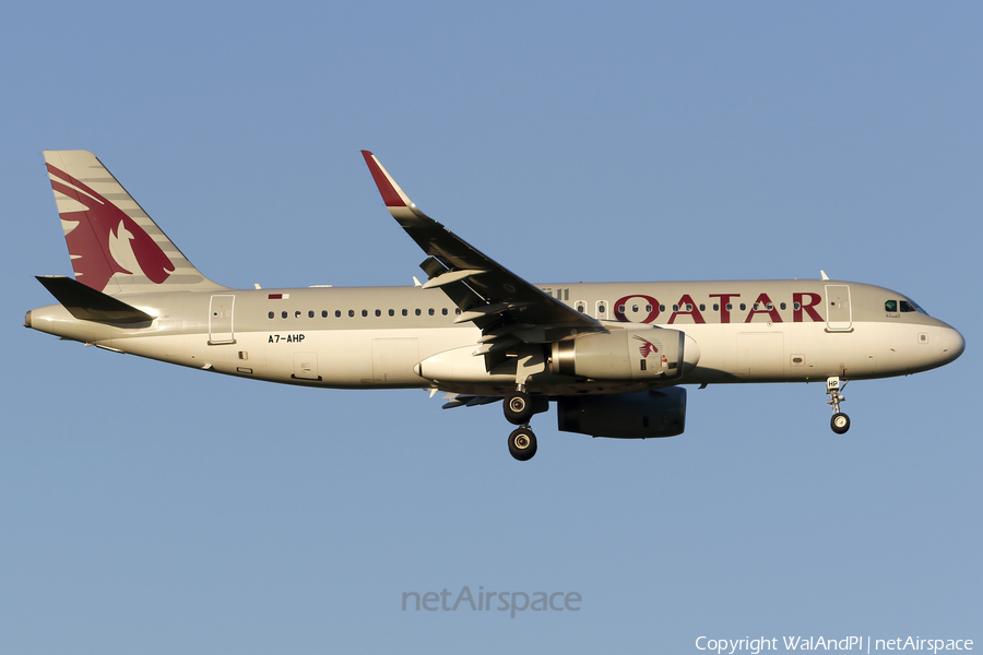 Qatar Airways Airbus A320-232 (A7-AHP) | Photo 587538
