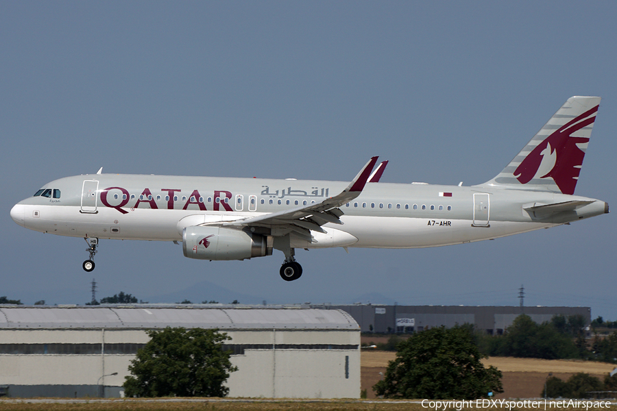 Qatar Airways Airbus A320-232 (A7-AHR) | Photo 290949