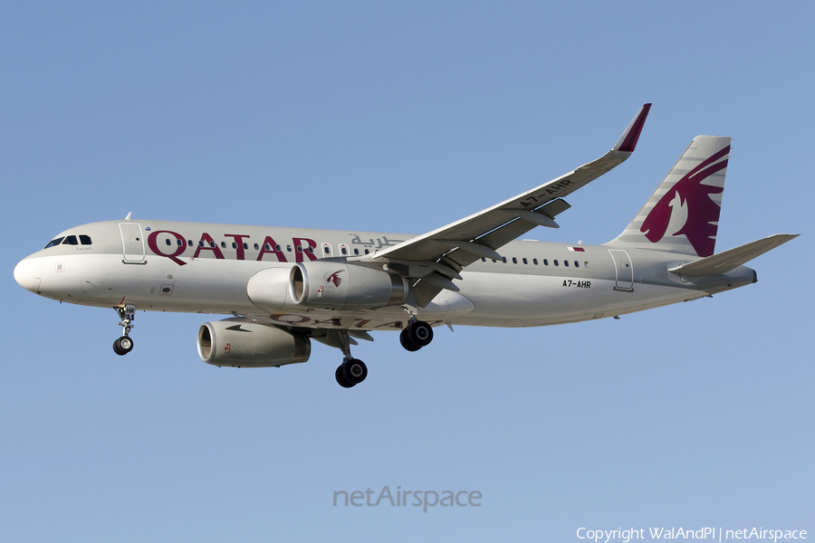 Qatar Airways Airbus A320-232 (A7-AHR) | Photo 636833