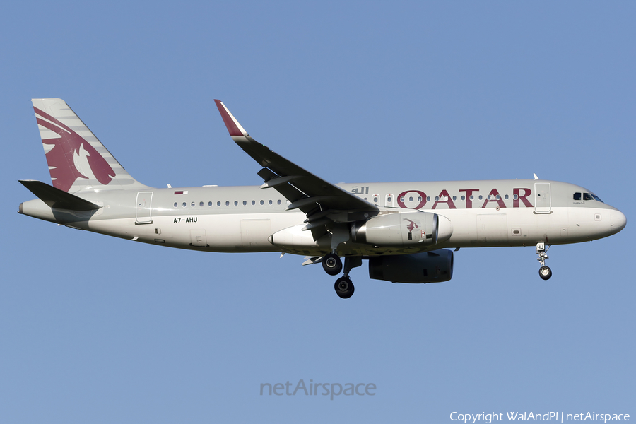 Qatar Airways Airbus A320-232 (A7-AHU) | Photo 581316