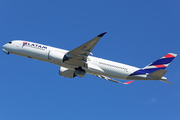 Qatar Airways (LATAM Airlines Brasil) Airbus A350-941 (A7-AMA) at  Barcelona - El Prat, Spain