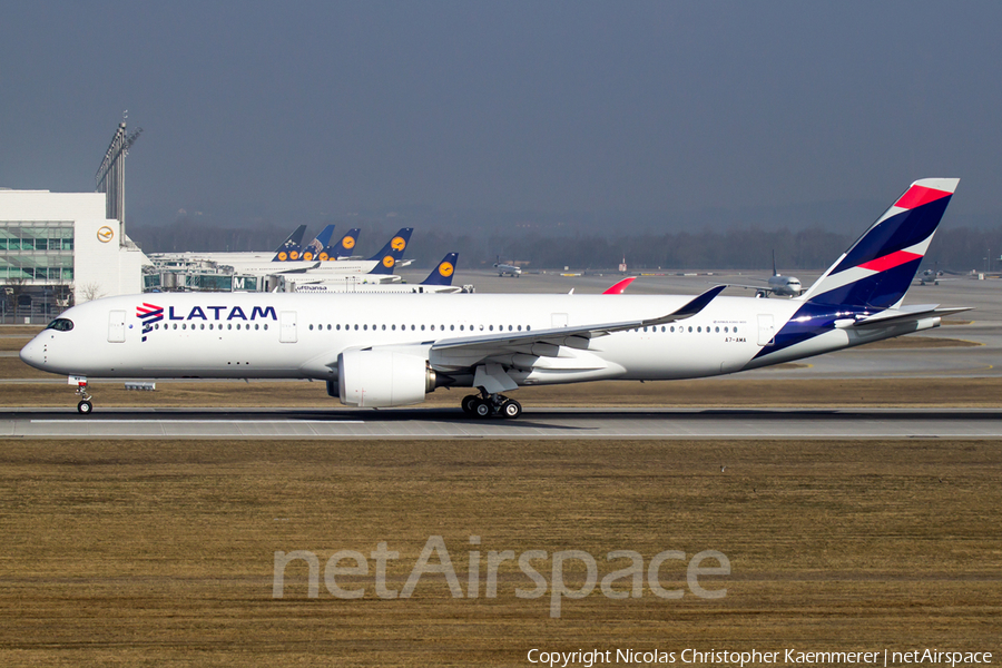 Qatar Airways (LATAM Airlines Brasil) Airbus A350-941 (A7-AMA) | Photo 161159