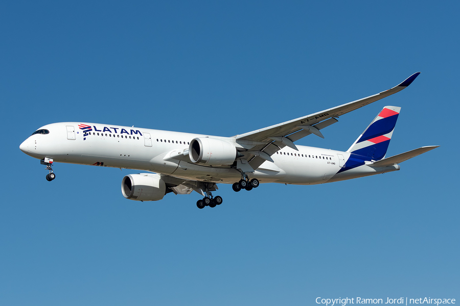 Qatar Airways (LATAM Airlines Brasil) Airbus A350-941 (A7-AMB) | Photo 314189