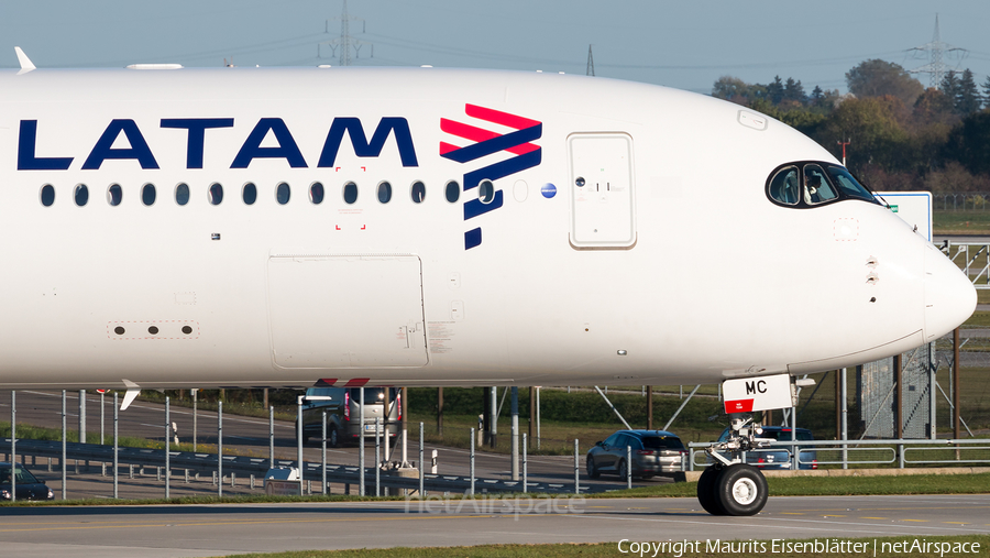 Qatar Airways (LATAM Airlines Brasil) Airbus A350-941 (A7-AMC) | Photo 194207