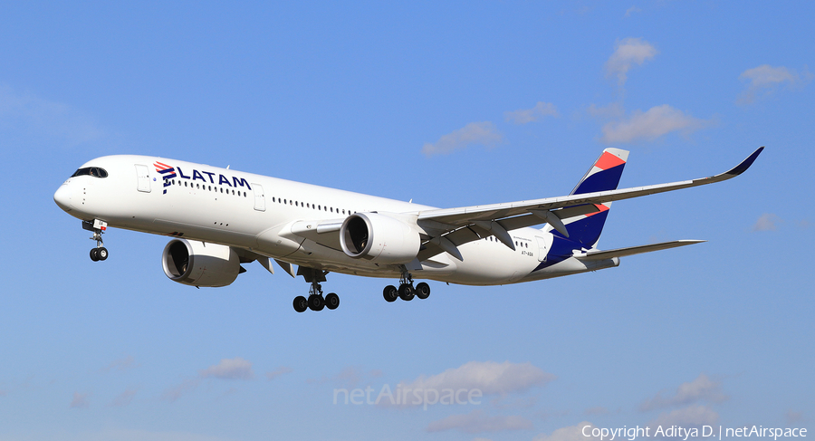 LATAM Airlines Brasil Airbus A350-941 (A7-AQA) | Photo 358472
