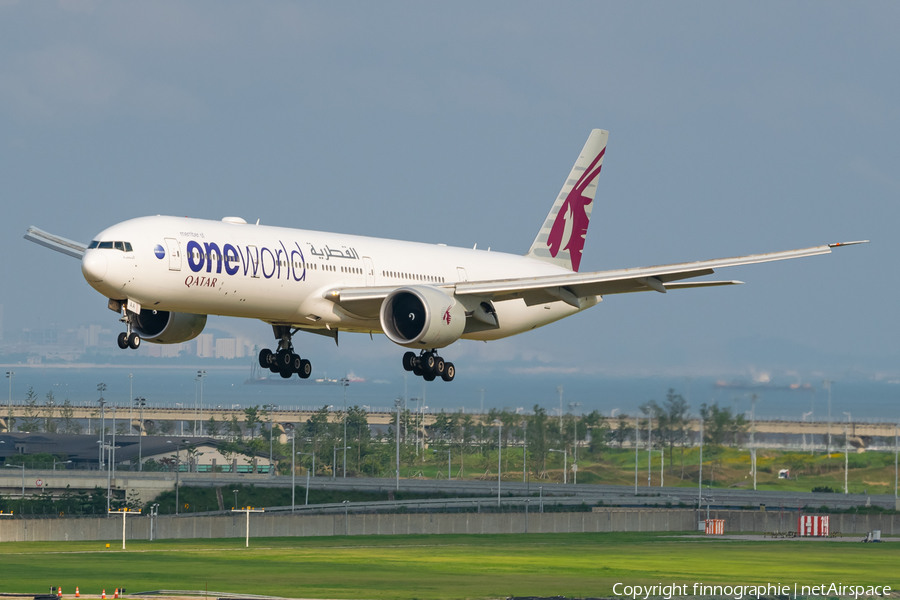Qatar Airways Boeing 777-3DZ(ER) (A7-BAA) | Photo 520424