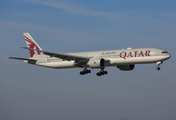 Qatar Airways Boeing 777-3DZ(ER) (A7-BAC) at  Amsterdam - Schiphol, Netherlands