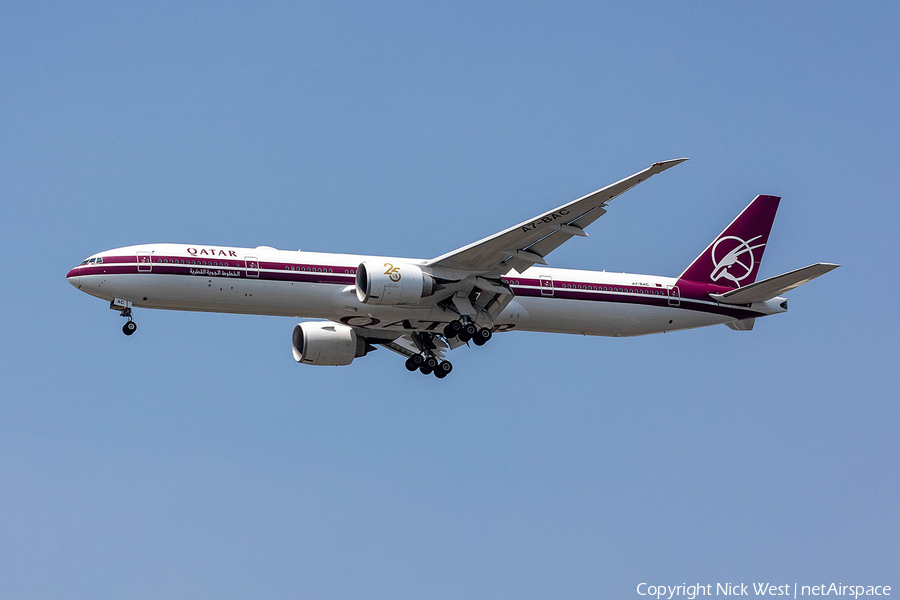 Qatar Airways Boeing 777-3DZ(ER) (A7-BAC) | Photo 574463