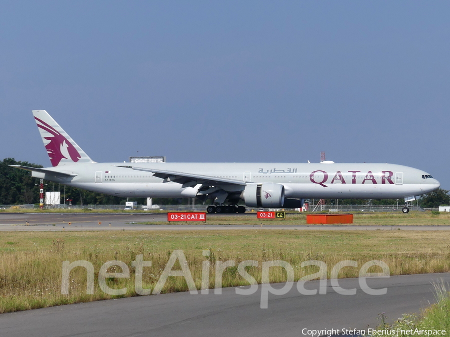 Qatar Airways Boeing 777-3DZ(ER) (A7-BAC) | Photo 398475