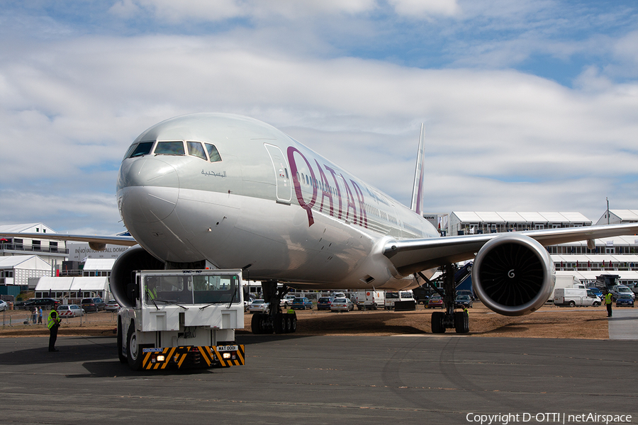 Qatar Airways Boeing 777-3DZ(ER) (A7-BAE) | Photo 302192