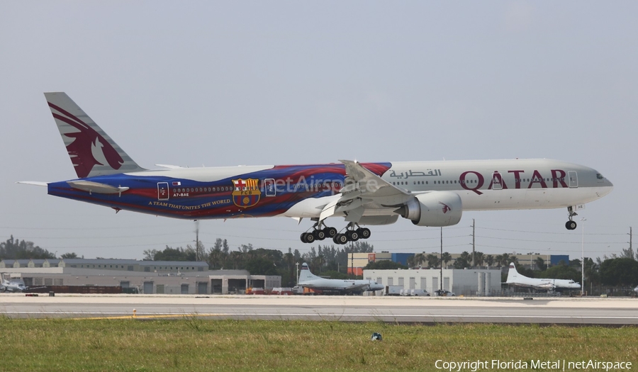 Qatar Airways Boeing 777-3DZ(ER) (A7-BAE) | Photo 516329