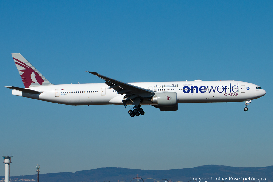 Qatar Airways Boeing 777-3DZ(ER) (A7-BAF) | Photo 305274