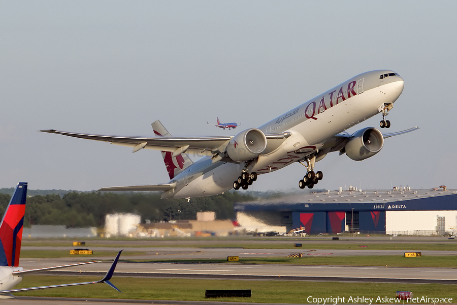 Qatar Airways Boeing 777-3DZ(ER) (A7-BAH) | Photo 177030