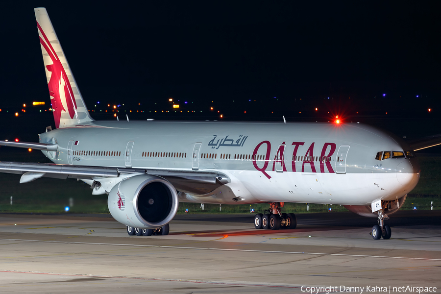 Qatar Airways Boeing 777-3DZ(ER) (A7-BAH) | Photo 185805