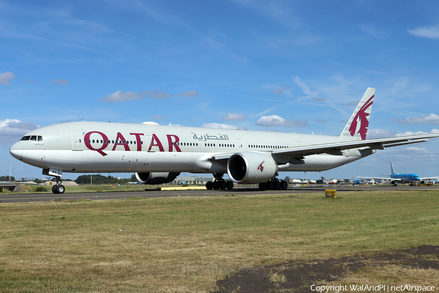 Qatar Airways Boeing 777-3DZ(ER) (A7-BAI) | Photo 519150