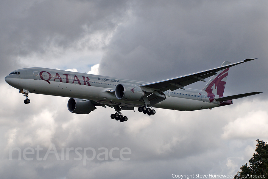 Qatar Airways Boeing 777-3DZ(ER) (A7-BAI) | Photo 401298