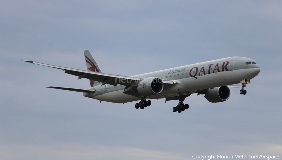 Qatar Airways Boeing 777-3DZ(ER) (A7-BAI) | Photo 516330