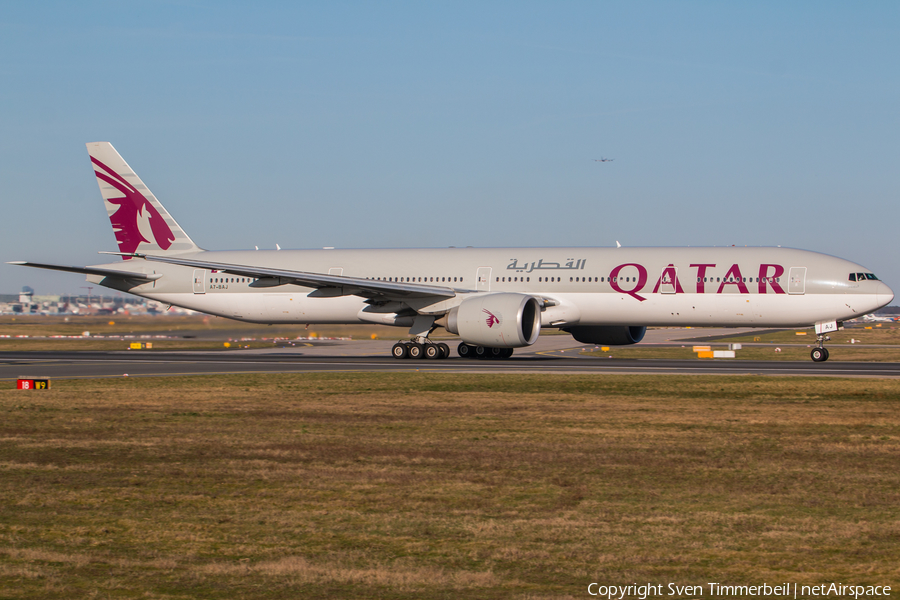 Qatar Airways Boeing 777-3DZ(ER) (A7-BAJ) | Photo 237574
