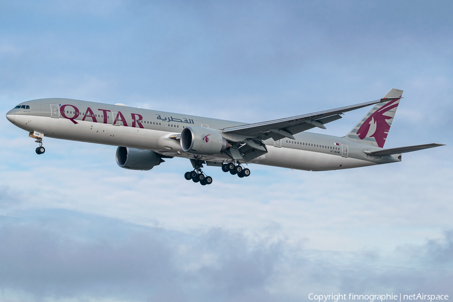 Qatar Airways Boeing 777-3DZ(ER) (A7-BAM) | Photo 481141