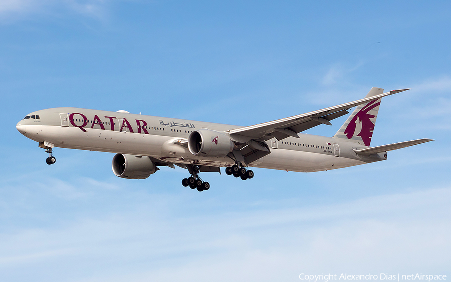 Qatar Airways Boeing 777-3DZ(ER) (A7-BAM) | Photo 519456