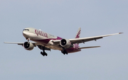 Qatar Airways Boeing 777-3DZ(ER) (A7-BAM) at  Sao Paulo - Guarulhos - Andre Franco Montoro (Cumbica), Brazil