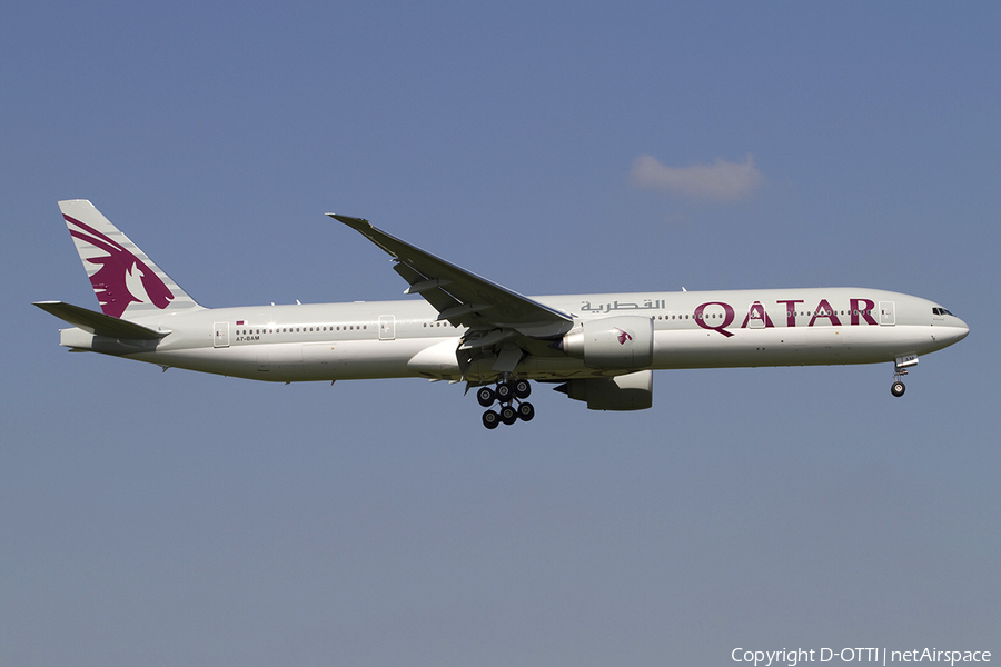 Qatar Airways Boeing 777-3DZ(ER) (A7-BAM) | Photo 348445