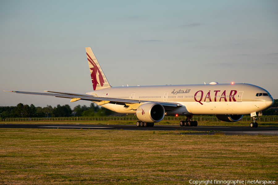 Qatar Airways Boeing 777-3DZ(ER) (A7-BAQ) | Photo 429260