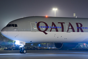 Qatar Airways Boeing 777-3DZ(ER) (A7-BAS) at  Guangzhou - Baiyun, China